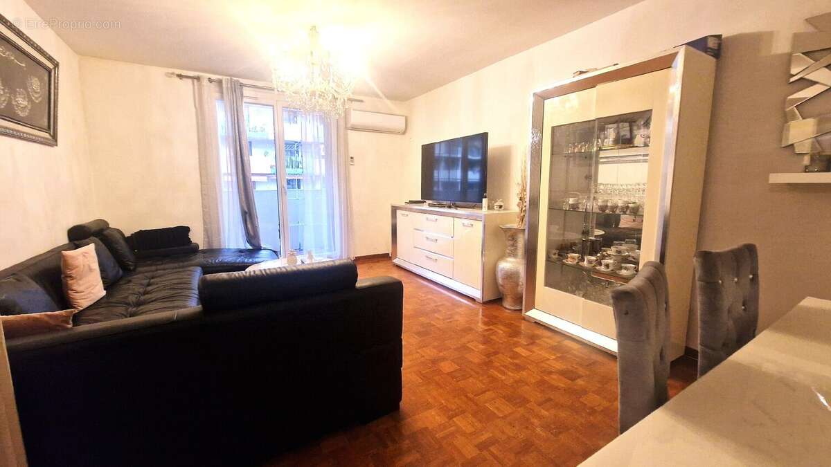 Appartement à MARSEILLE-2E