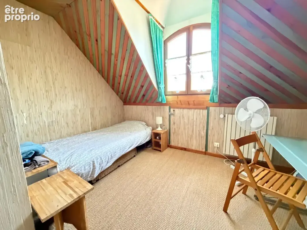Charmante maison traditionnelle - 130 m2 habitables - 5 chambres - 396 m2 de terrain - photo 10