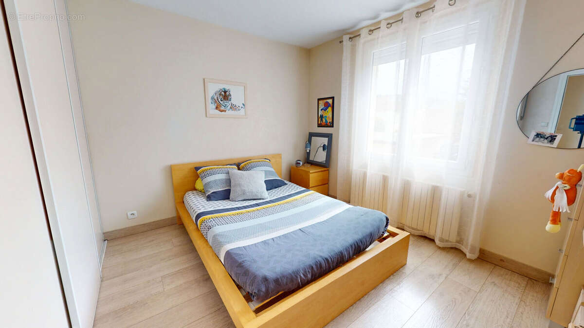 Maison à ECHIROLLES