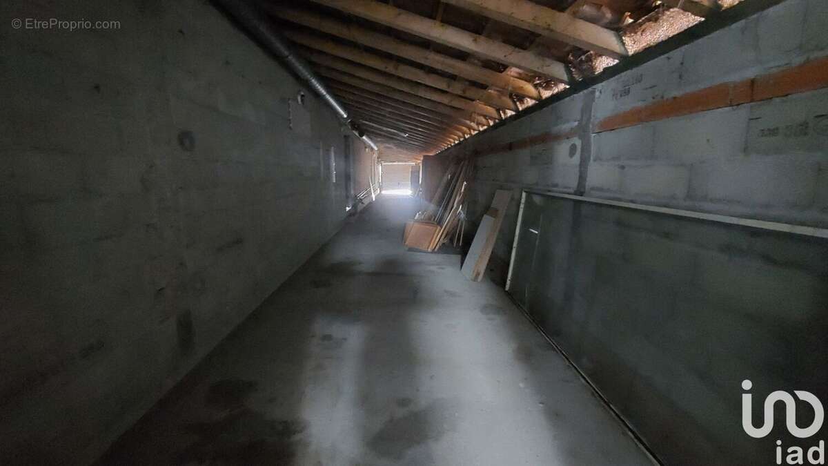 Photo 2 - Commerce à LAMOTHE-MONTRAVEL