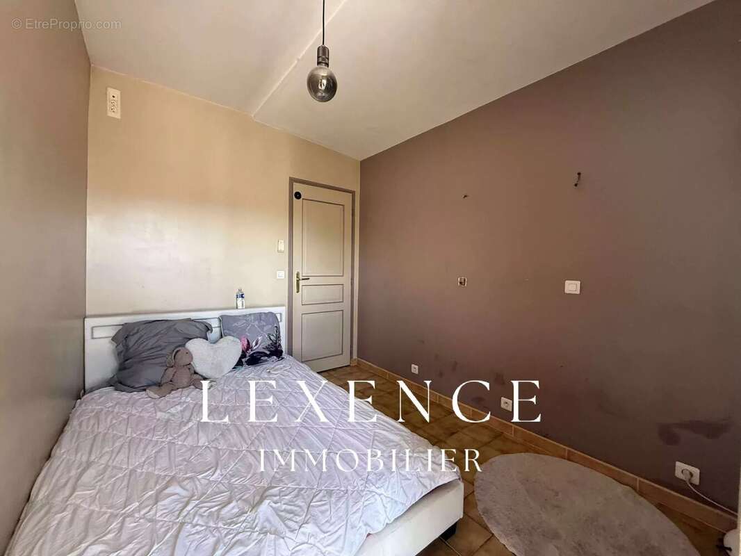 Appartement à POURRIERES