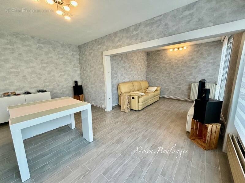 Appartement à COMBS-LA-VILLE