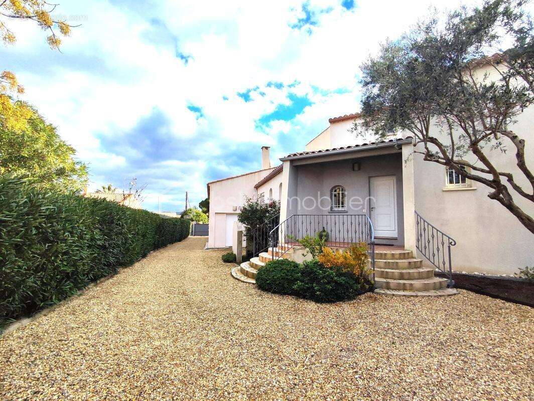 Maison à POUSSAN