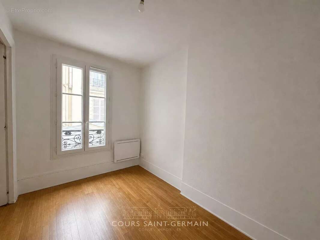 Appartement à PARIS-3E
