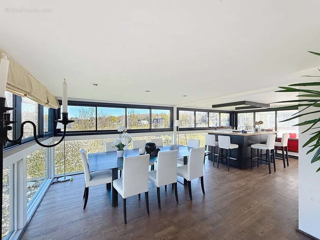 Vaste maison contemporaine dans un cadre verdoyant - photo 8