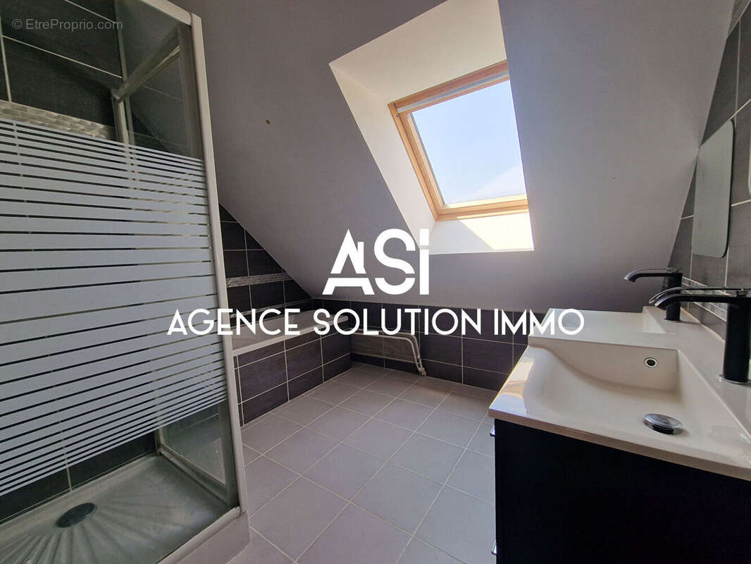 Maison La Baconnière 7 pièce(s) - 5 chambres - 609 m² de terrain - photo 9
