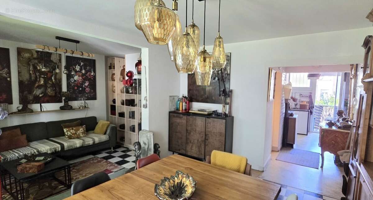Sete - appartement traversant type 5 - photo 6