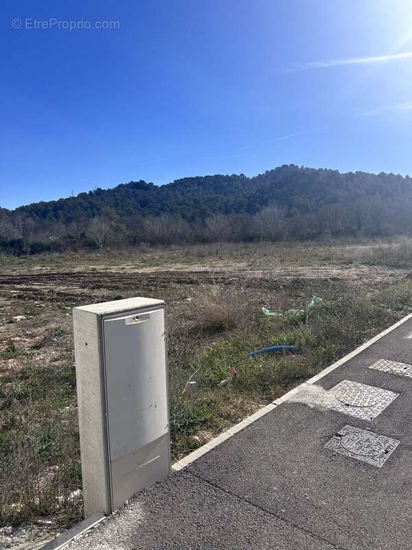 Terrain à LE PUY-SAINTE-REPARADE