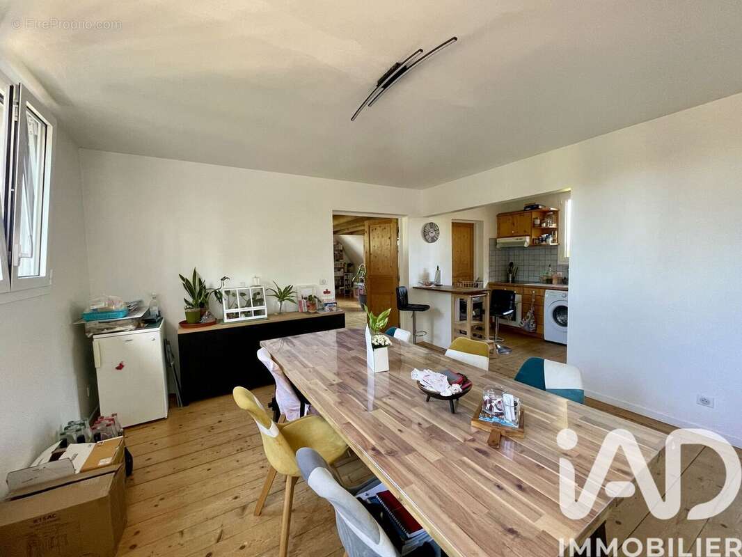 Photo 3 - Appartement à VERT-SAINT-DENIS