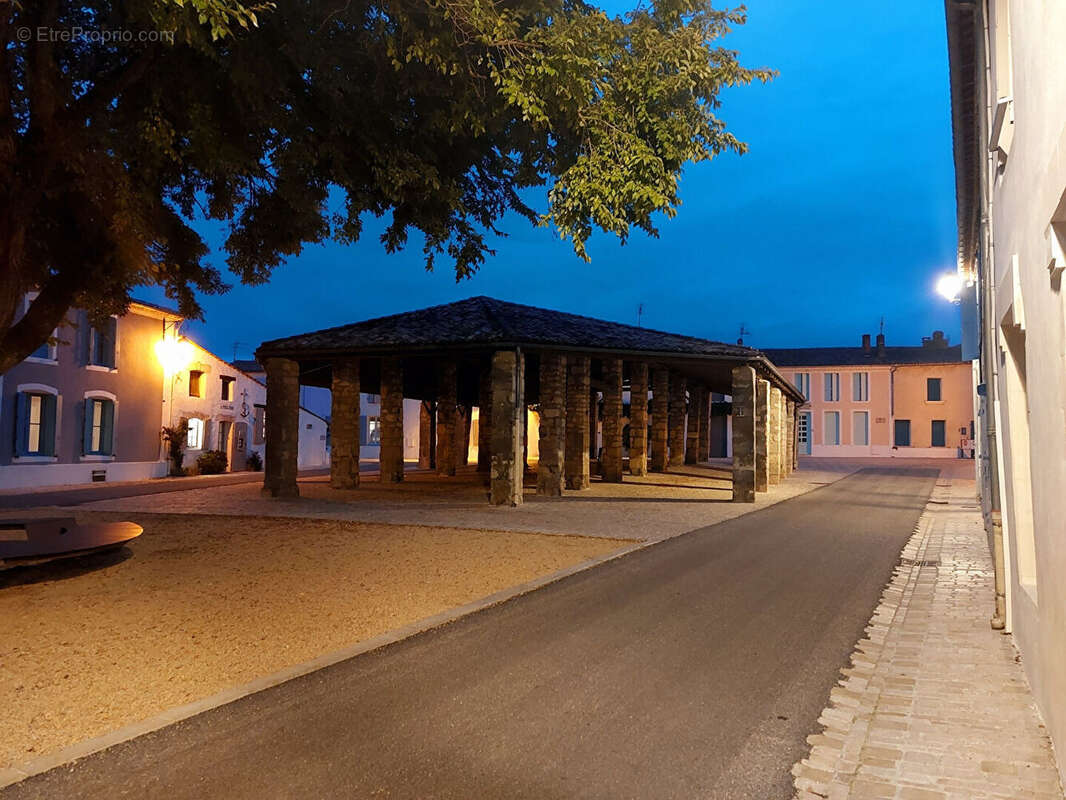 Maison à MORNAC-SUR-SEUDRE