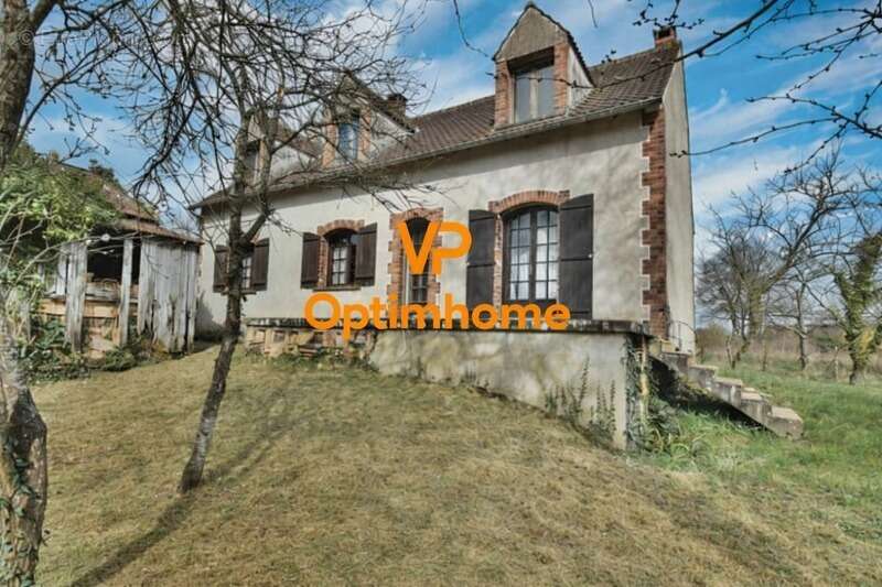 Maison à LA BAZOCHE-GOUET
