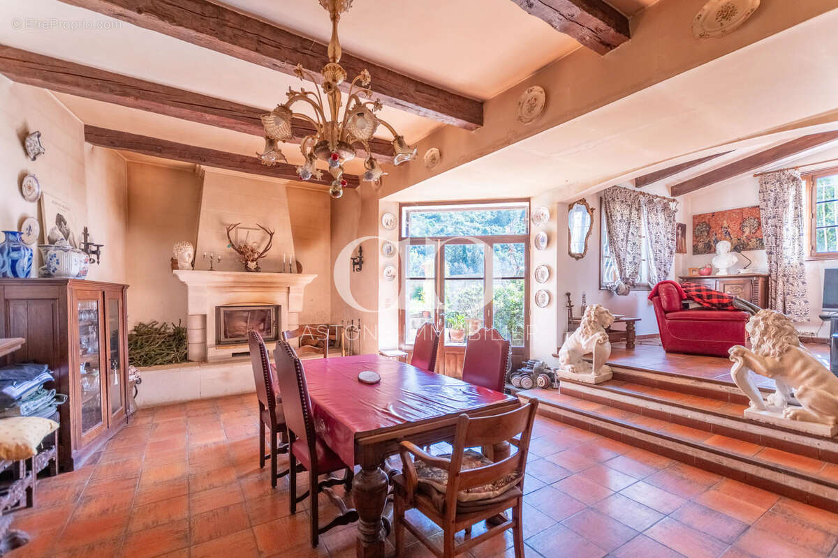 Maison à ROQUEVAIRE