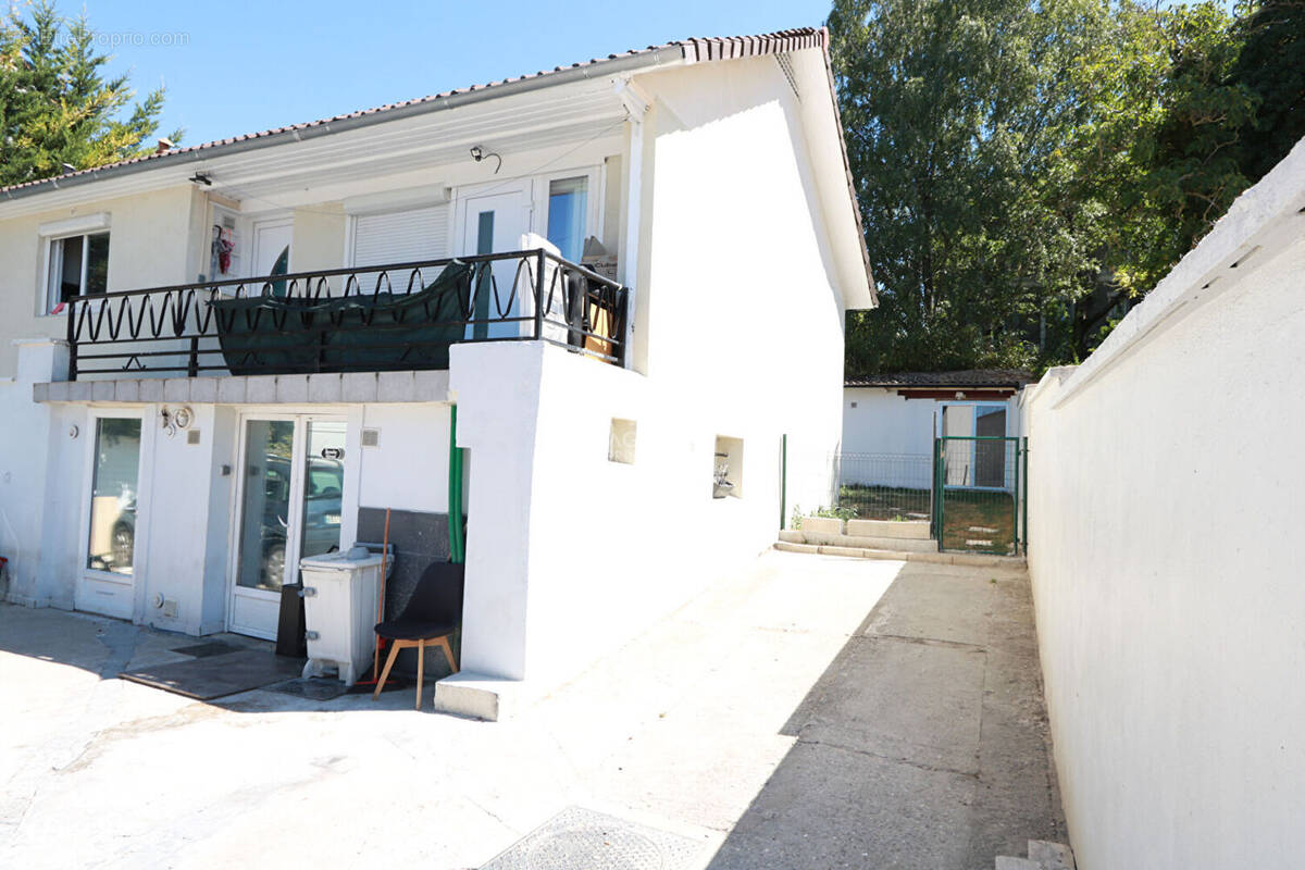 Appartement à SAINT-OUEN-L'AUMONE