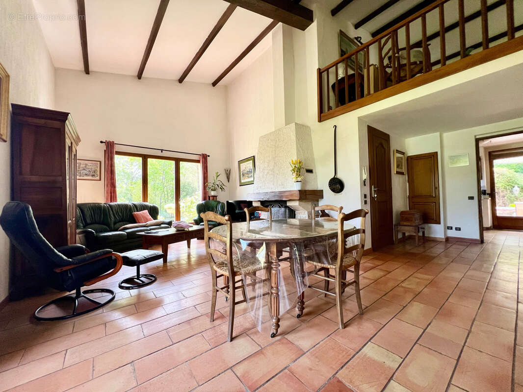 Maison à ROQUEVAIRE