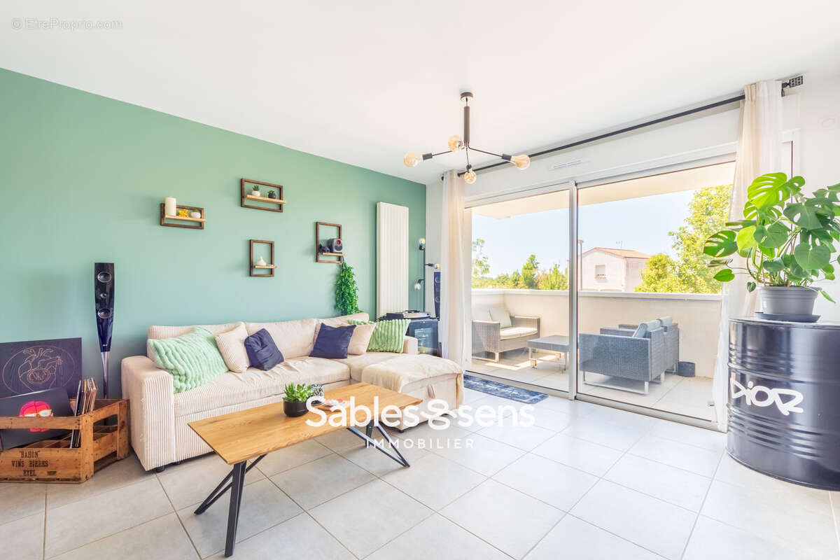 Appartement T3 avec parking et cave sur la commune du Château d'Olonne - photo 3