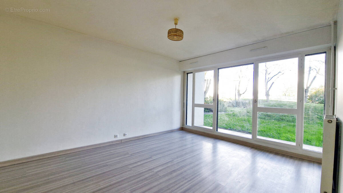 Appartement à LES ULIS