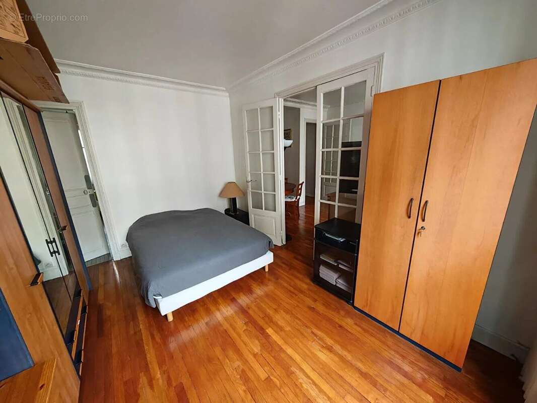 Appartement à PARIS-14E