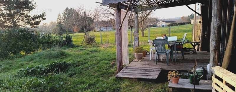 Maison à SAINT-FRONT-DE-PRADOUX