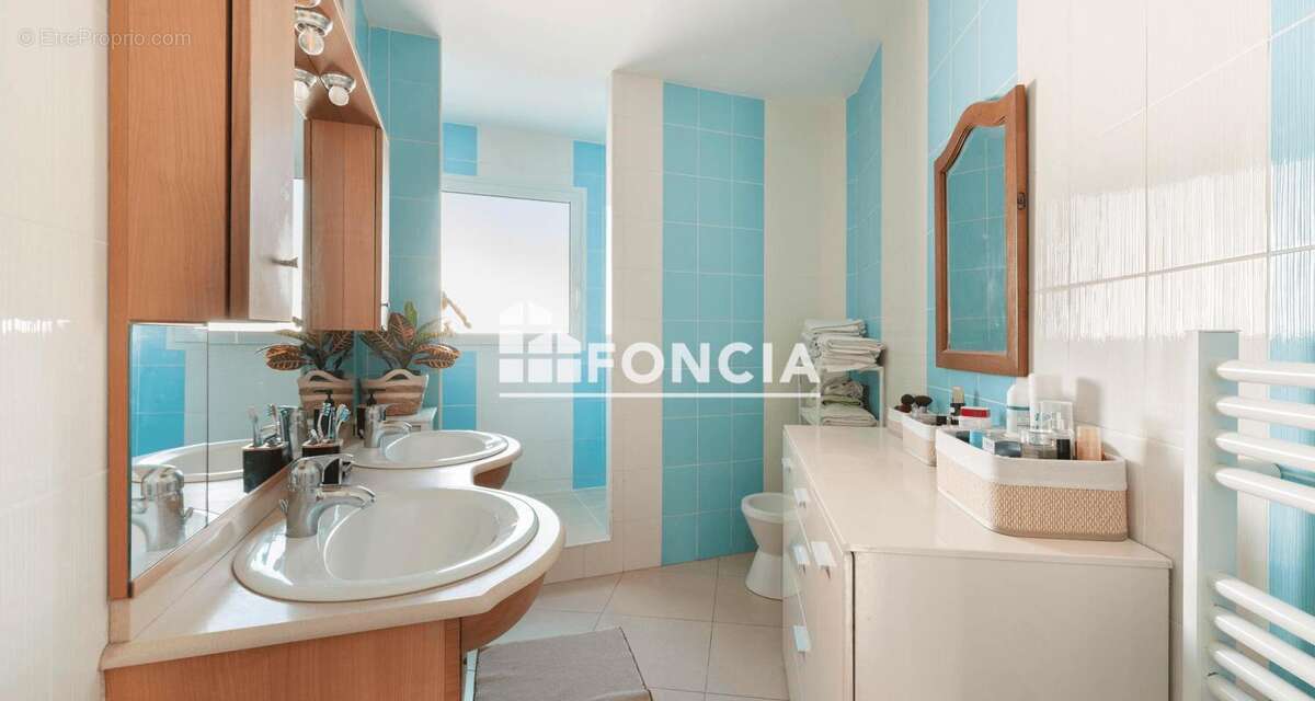 Villa Andalouse 143 m² + Dépendance 58 m²  5 chambres  Piscine & Pool-house - photo 8