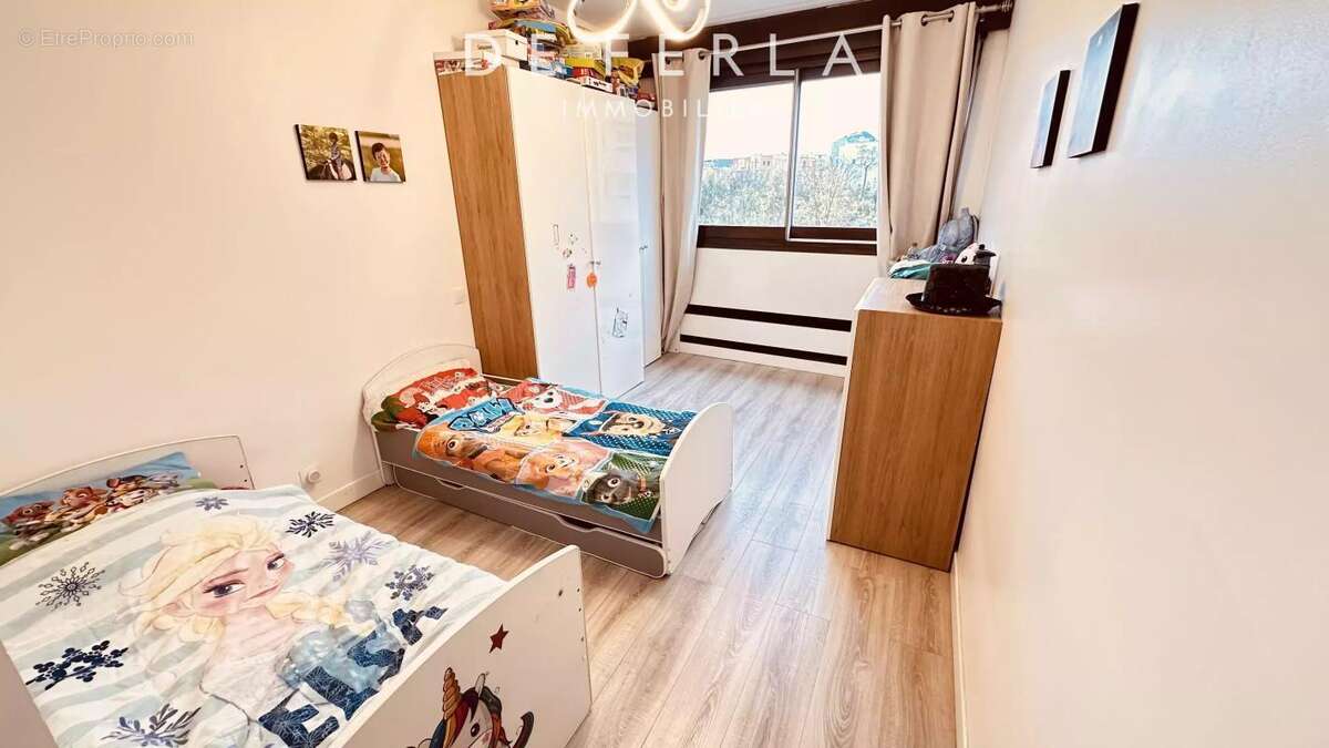 Appartement à PARIS-15E