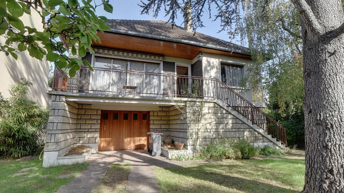 Maison à BRY-SUR-MARNE