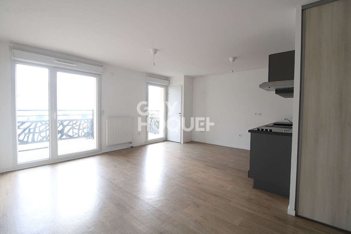 Appartement à BRIE-COMTE-ROBERT