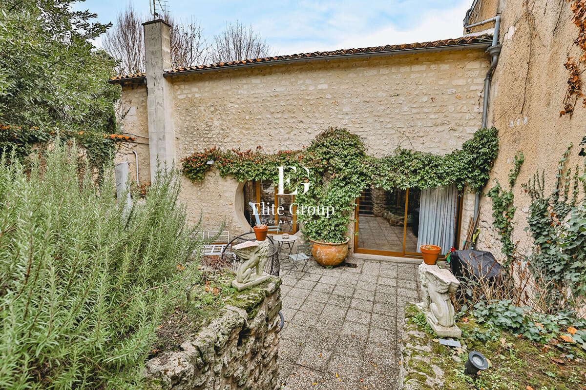 Maison à CHATEAUNEUF-SUR-CHARENTE