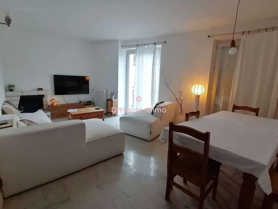 Maison à SAINT-CERE