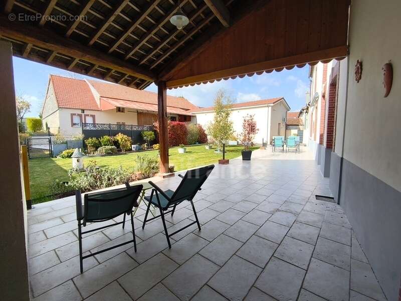  RARE À LA VENTE – Propriété d’exception avec piscine et fort potentiel  - photo 5