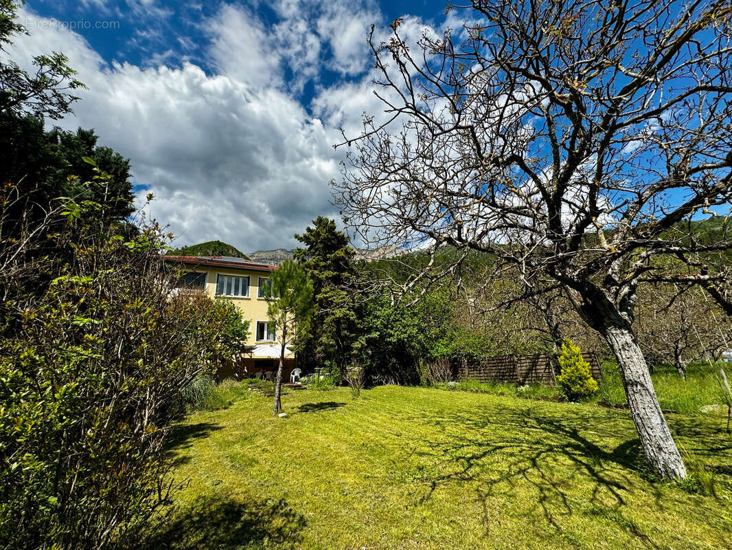 /EXCLUSIVITÉ/ Grande Propriété meublée à Châtillon-en-Diois (Drôme) - photo 2