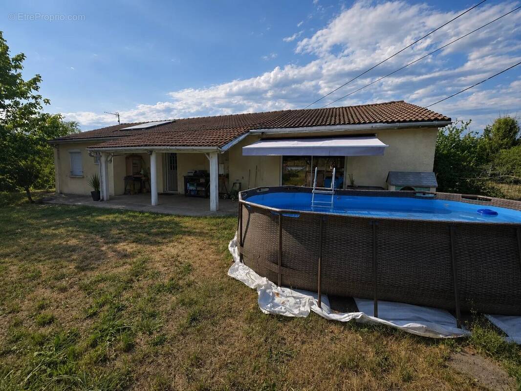 Maison à DONNEZAC