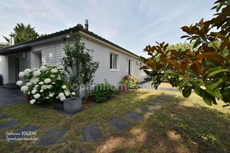 Maison à BLANQUEFORT