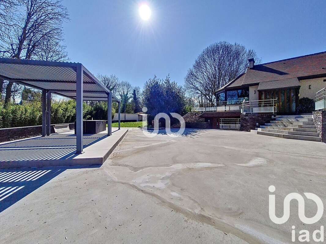 Photo 2 - Maison à TOUQUIN