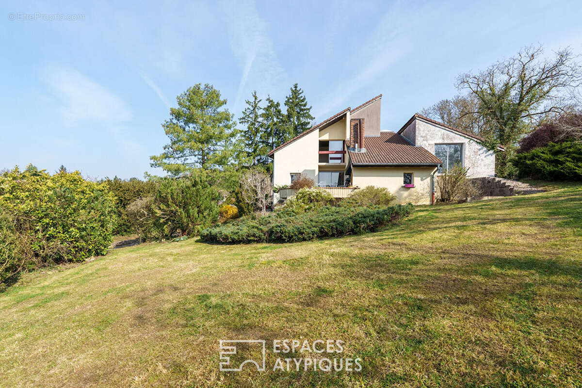 Maison à LAY-SAINT-CHRISTOPHE