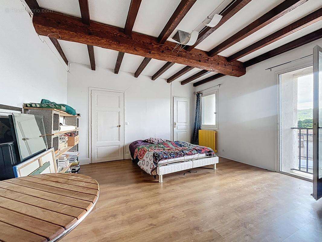 Appartement à CONDRIEU