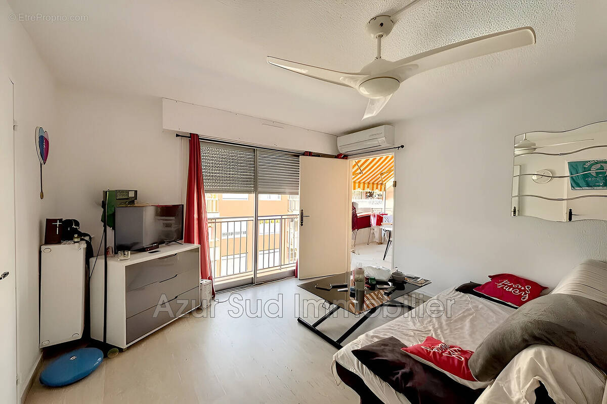 Appartement à VALLAURIS