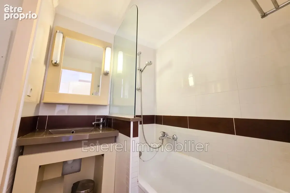 Appartement 1 pièce 23 m² à vendre à Saint-Raphael (83700) - photo 6