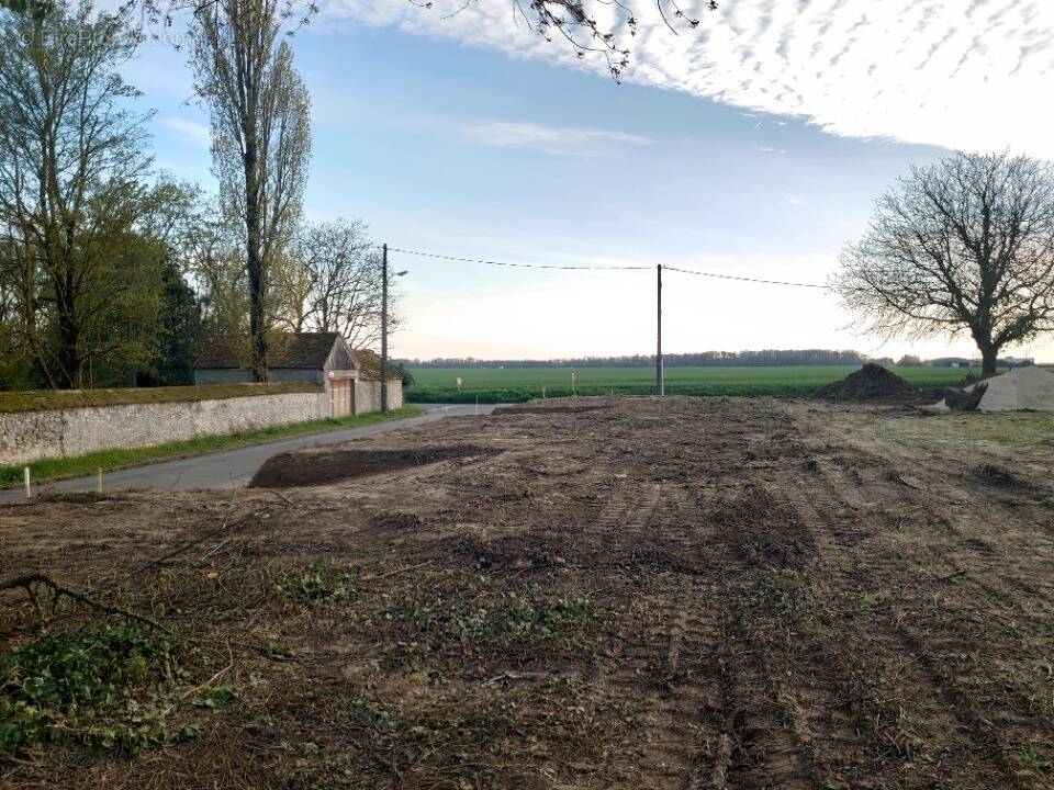 Terrain à BOINVILLE-LE-GAILLARD