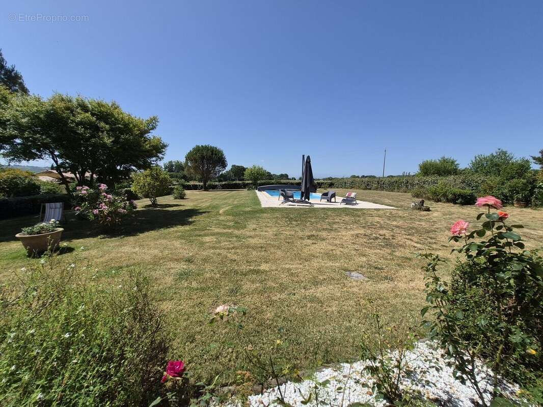 À vendre, Castelnau-Magnoac (Hautes-Pyrénées): Villa d'architecte 4 chambres, espace de vie ouvert, un garage/atelier et une pis - photo 4