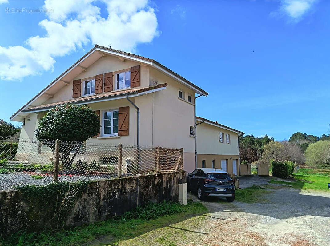 Maison à SAINT-JULIEN-EN-BORN