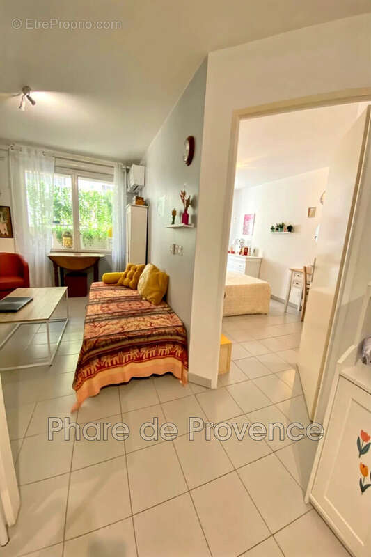 Appartement à MARSEILLE-4E