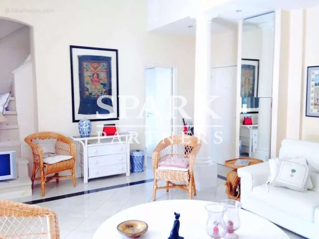 Appartement à ROQUEBRUNE-CAP-MARTIN