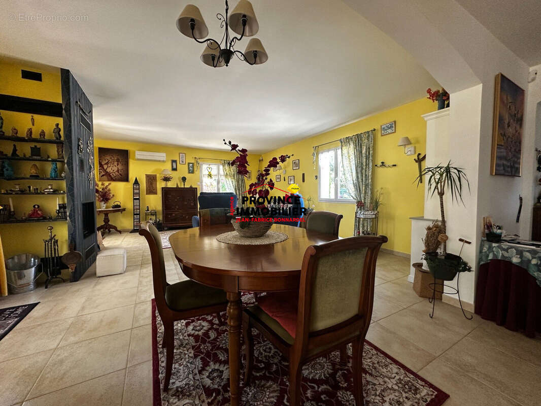 Maison 149 m² à Taulignan  - photo 9