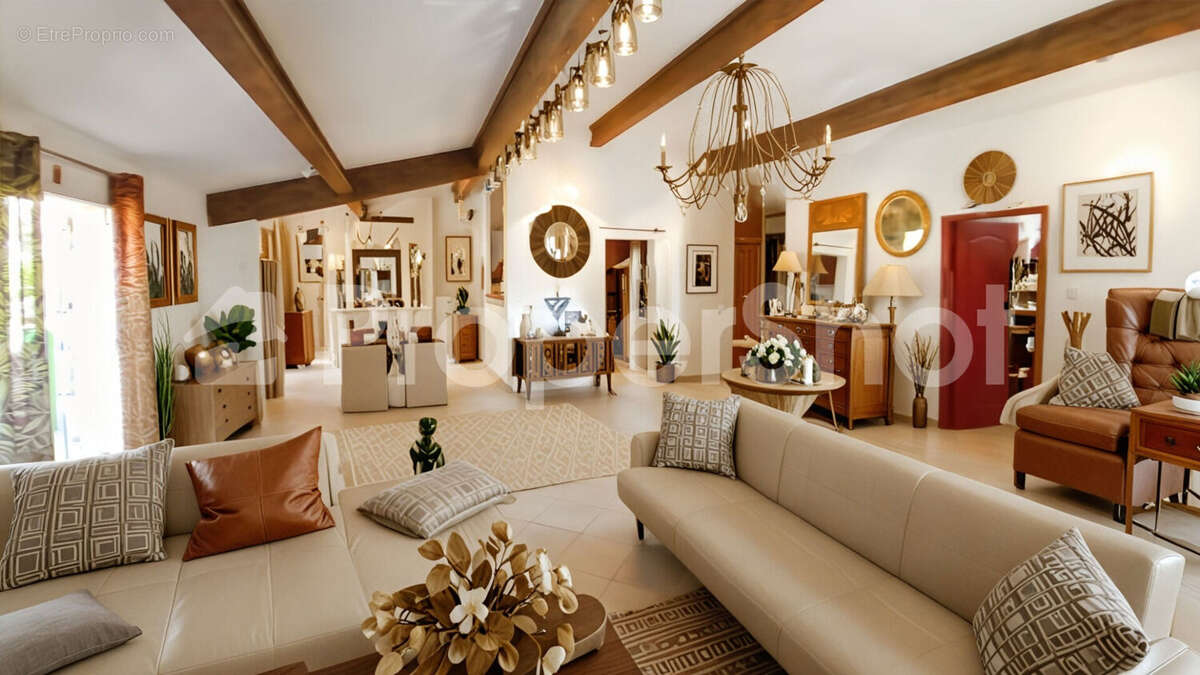 Maison à SAINT-CYR-SUR-MER