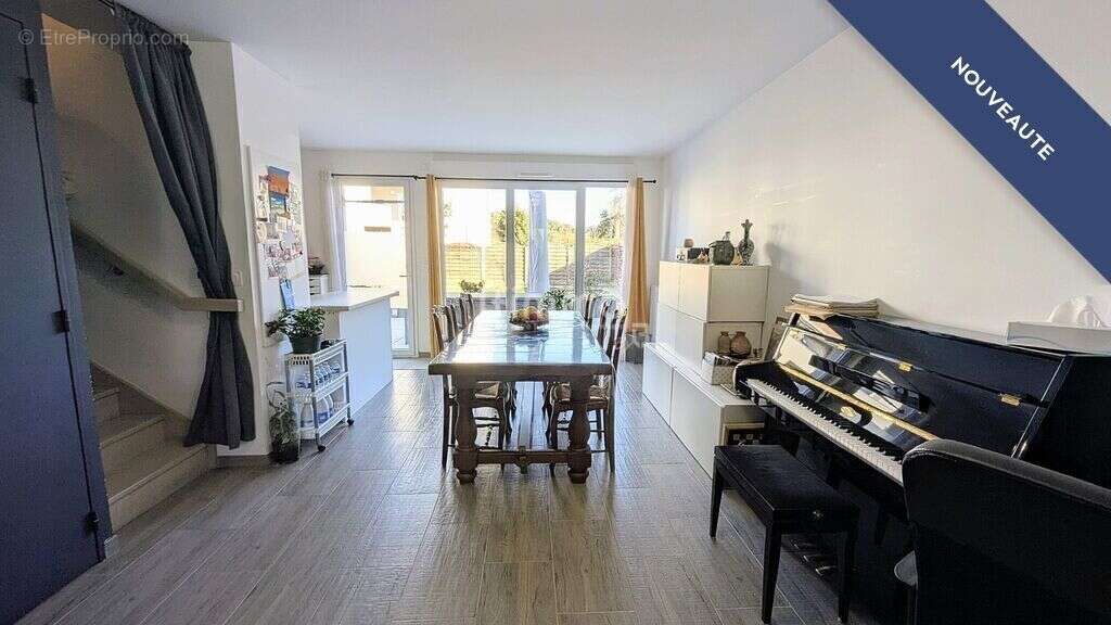 Maison à PEYROLLES-EN-PROVENCE