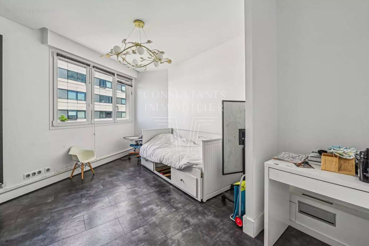 Appartement à NEUILLY-SUR-SEINE