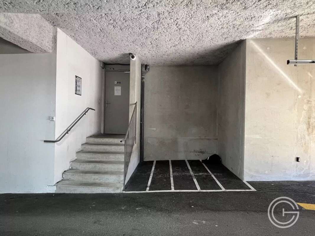 Parking - Nice Saint Isidore - photo 6