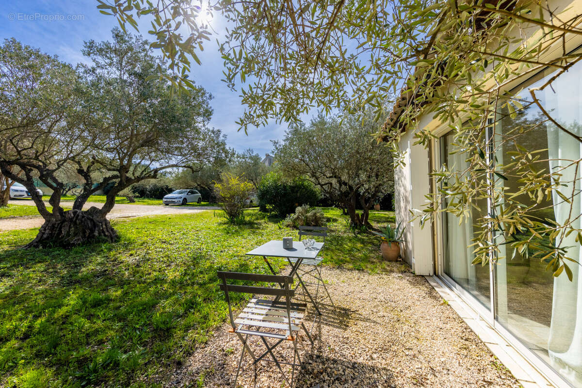 Sommières, MAUVALAT , Belle Maison d'architecte de type T5 avec son studio indépendant - photo 8