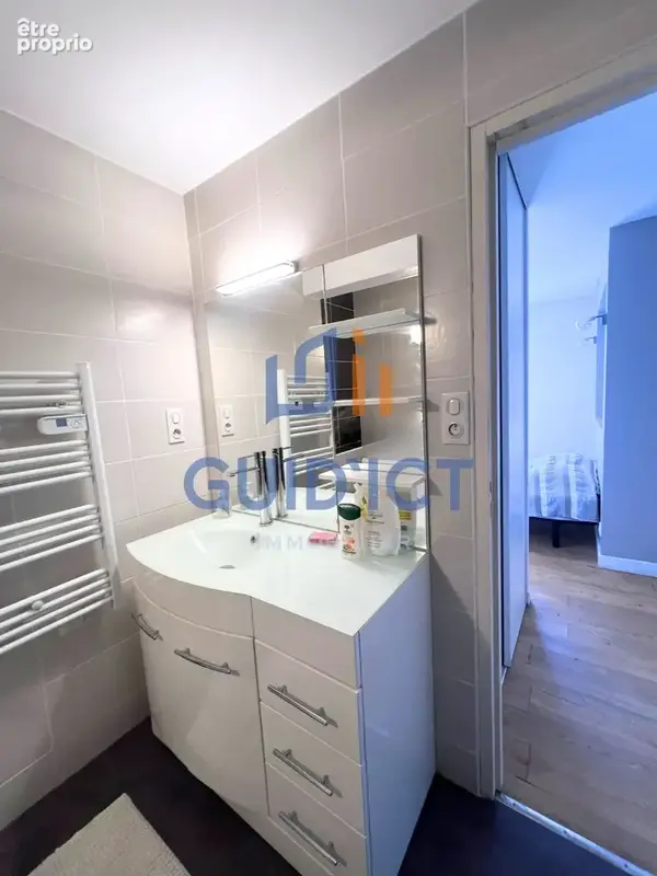 ESPALION HYPERCENTRE   Appartement rénové de 82,65 m2 avec 3 chambres - photo 7