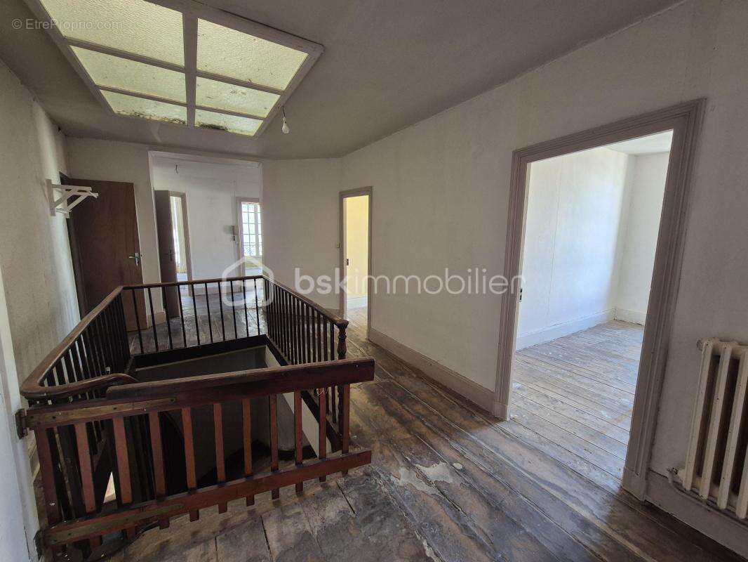 Maison avec local commercial et terrasse - photo 9